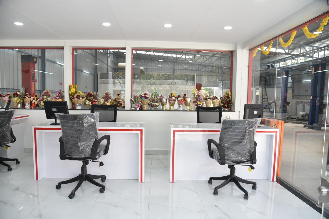 Management Desk